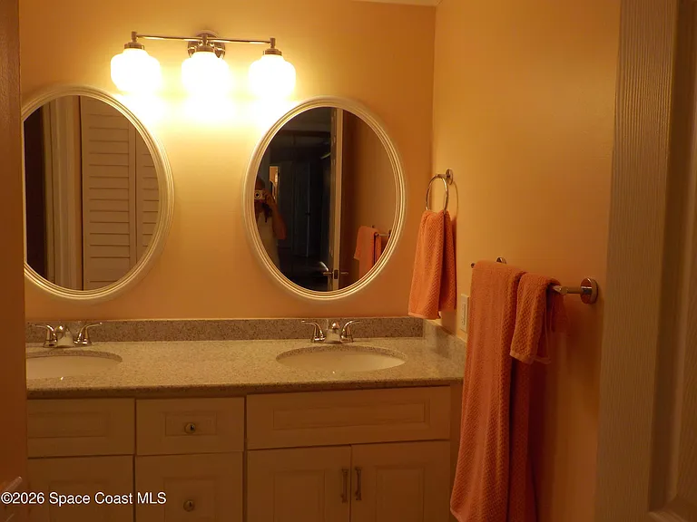 3711 Vista Oaks Cir NE — Photo 11