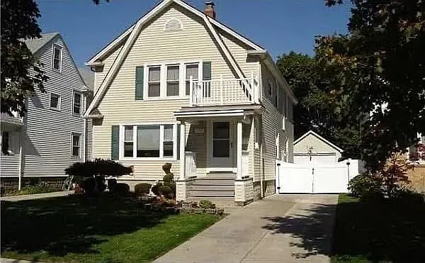 110 Knox Ave #2