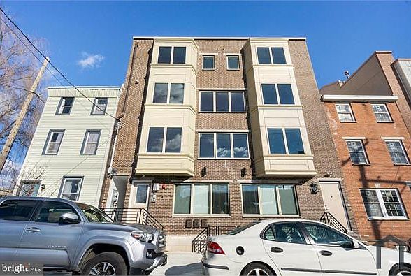 1st image of 41 W Wildey St Unit 3