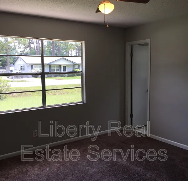 638 Fleming Rd — Photo 3