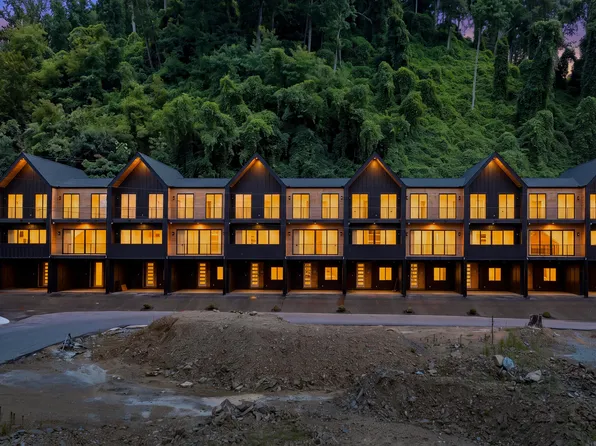 215 Circle Dr Unit 9, Gatlinburg, TN 37738