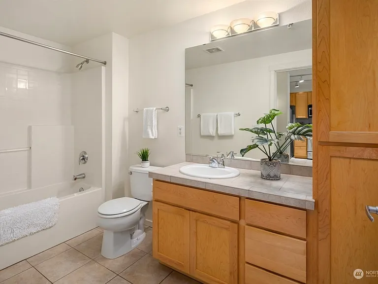 2901 NE Blakeley St #421 — Photo 14