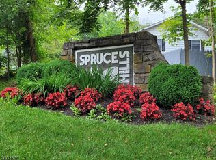 816 Spruce Hills Dr #816, Glen Gardner, NJ 08826