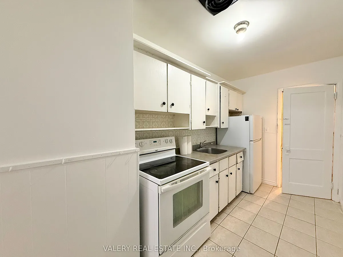 Building Photo - 1093 Howard Ave #4