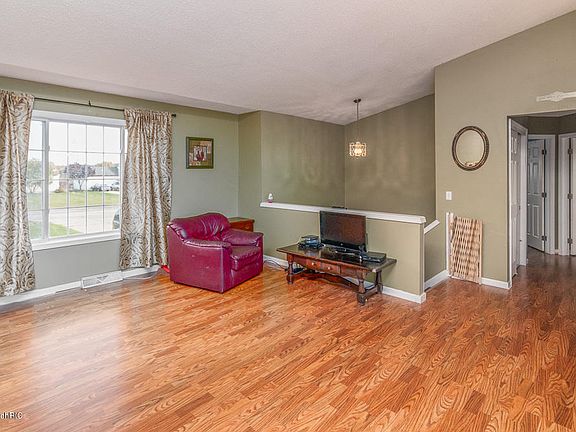 3rd image of 11761 Haymeadow Ct