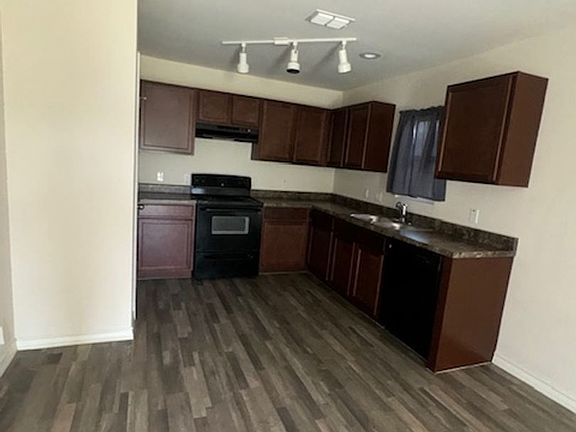 3rd image of 506 Eastwood Ln