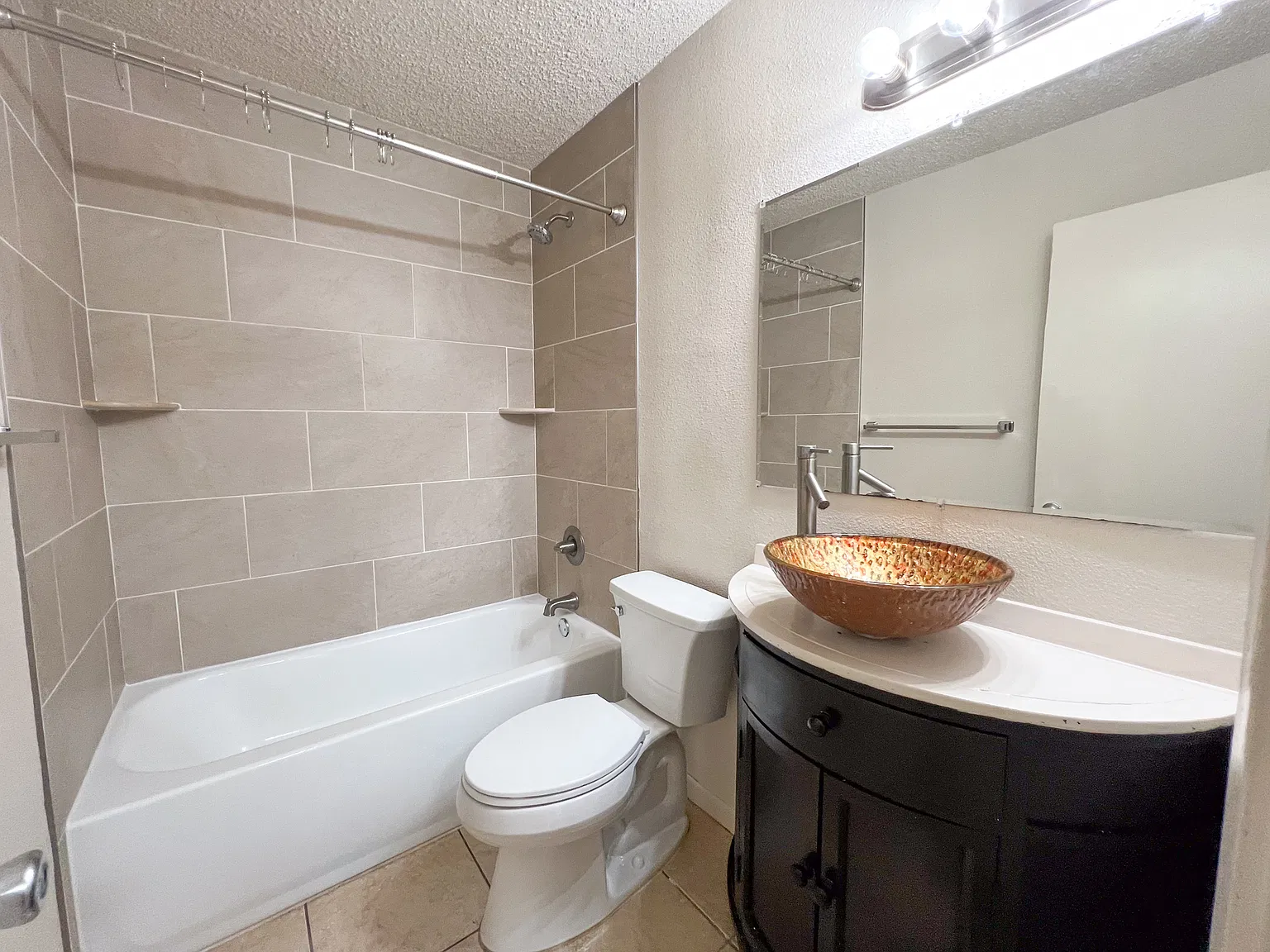 3 bed, 995 sqft, $1,395 — Photo 2