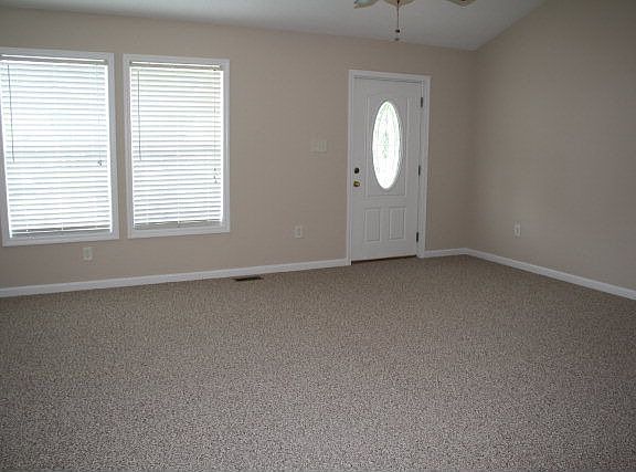 5th image of 706 Oakley Ave