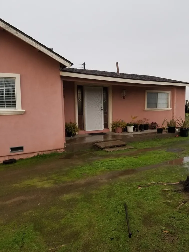22123 Avenue 18 3/4 photo 1