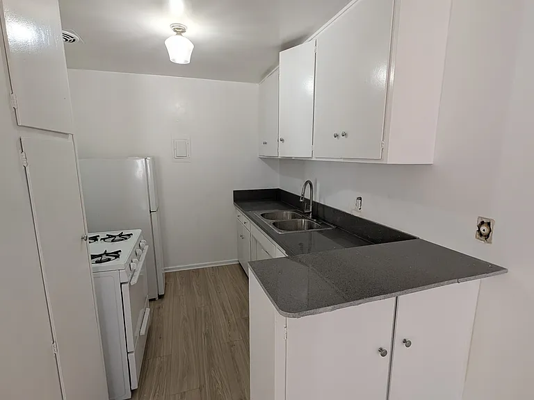 6658 Wilkinson Ave #3 — Photo 7