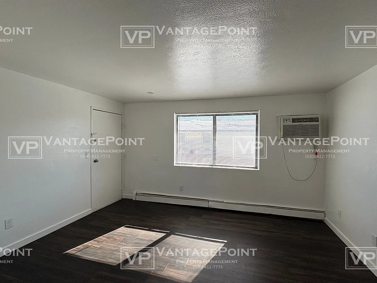 Building Photo - 2122 Imperial Ln #3