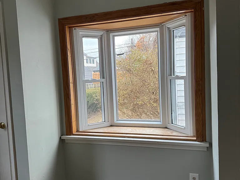 204 E 33rd Pl — Photo 9