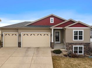 212 Covington Trl, Sun Prairie, WI 53590