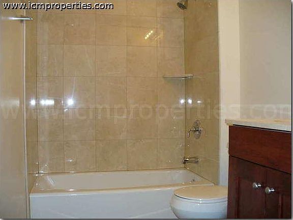 2nd image of 2929 N Southport Ave #3L