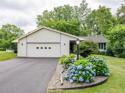 668 Willow Ln, Webster, NY, 14580