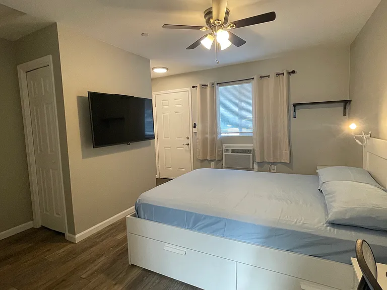 251 S Tehama St #14 — Photo 22