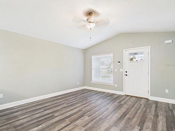 4th image of 723 Adams St