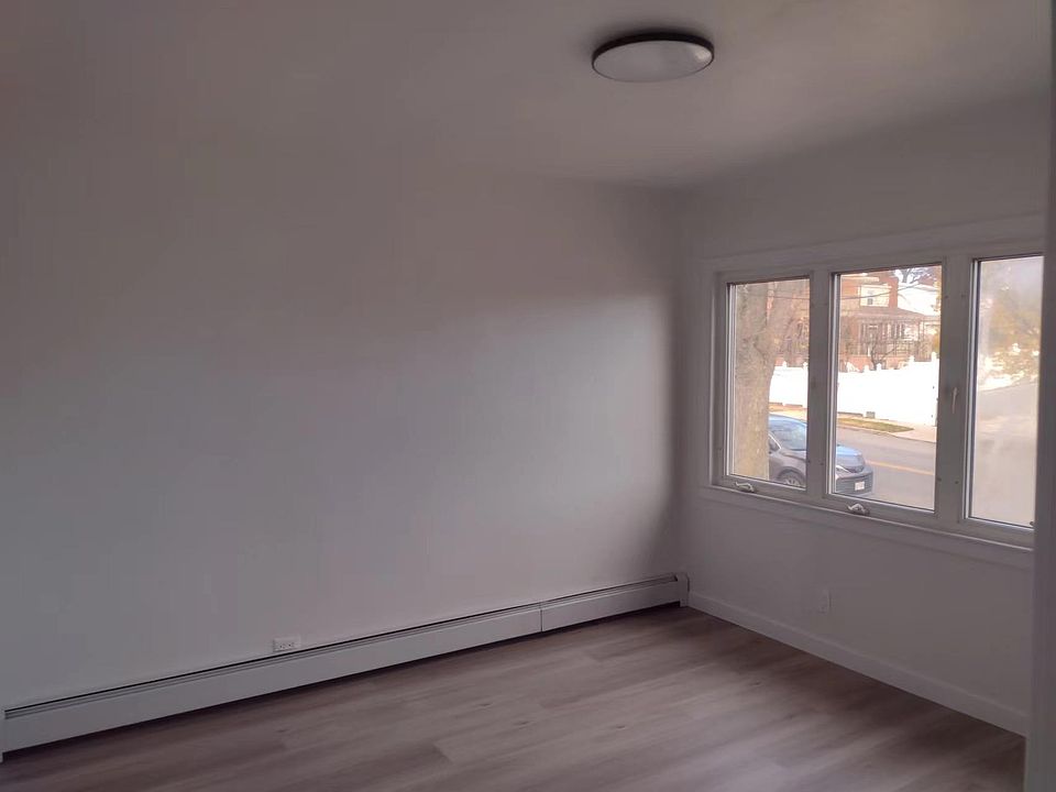 2nd image of 12718 25th Ave
