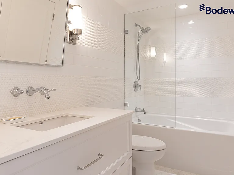 623 W 14th Ave — Photo 11
