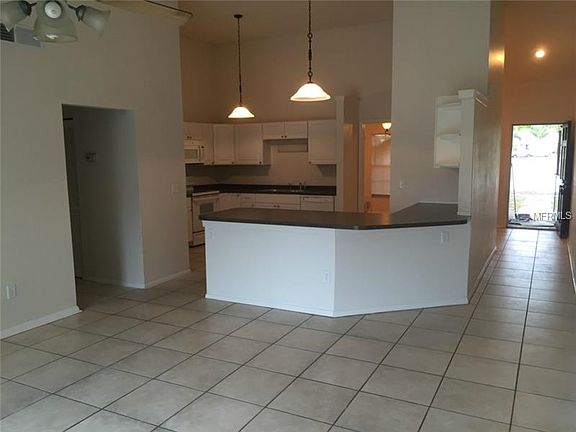 4th image of 3242 Laurel Dale Dr