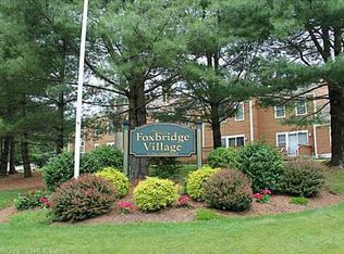 121 Foxbridge Village Rd, Branford, CT 06405