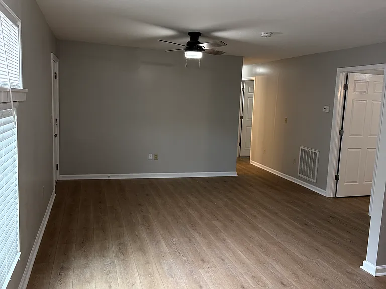 800 Lullwater Rd — Photo 33