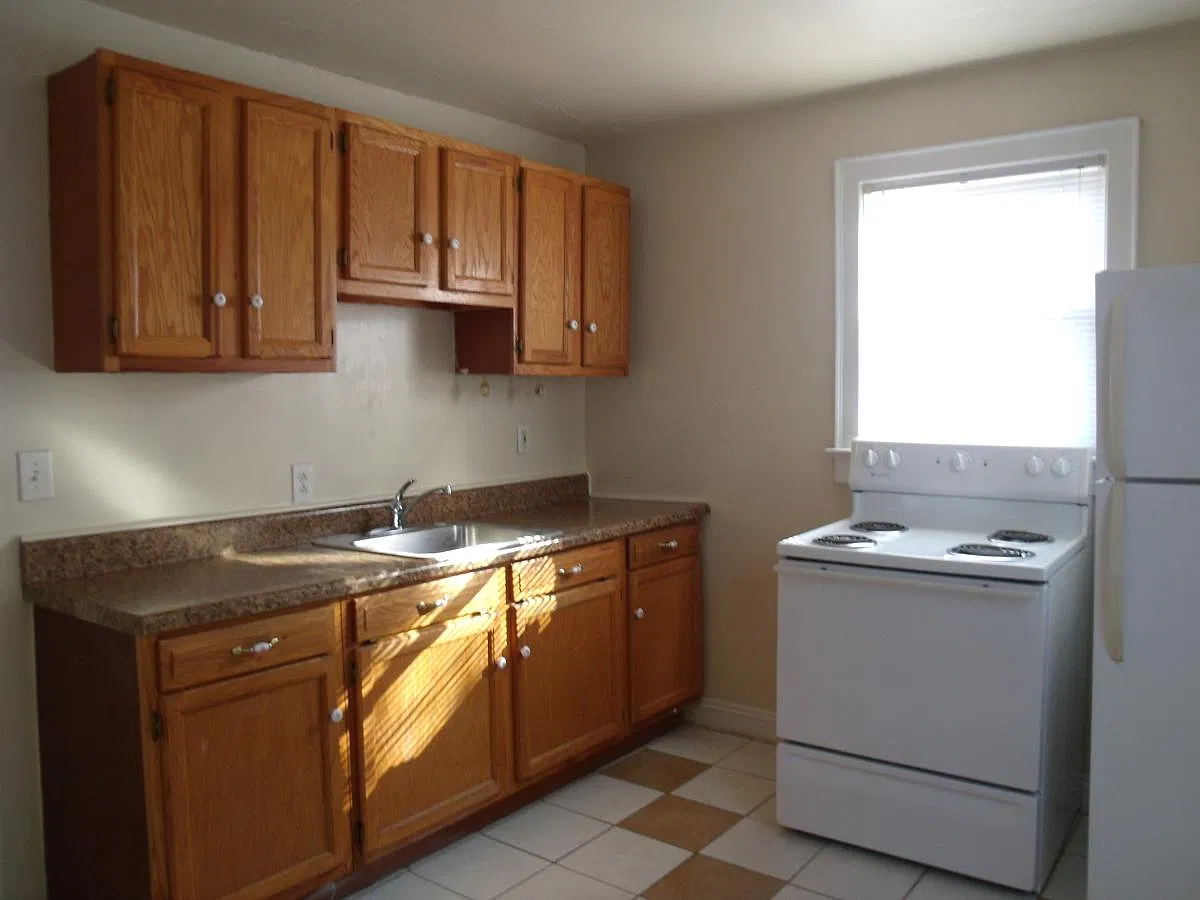 2 bed, 800 sqft, $1,200 — Photo 2