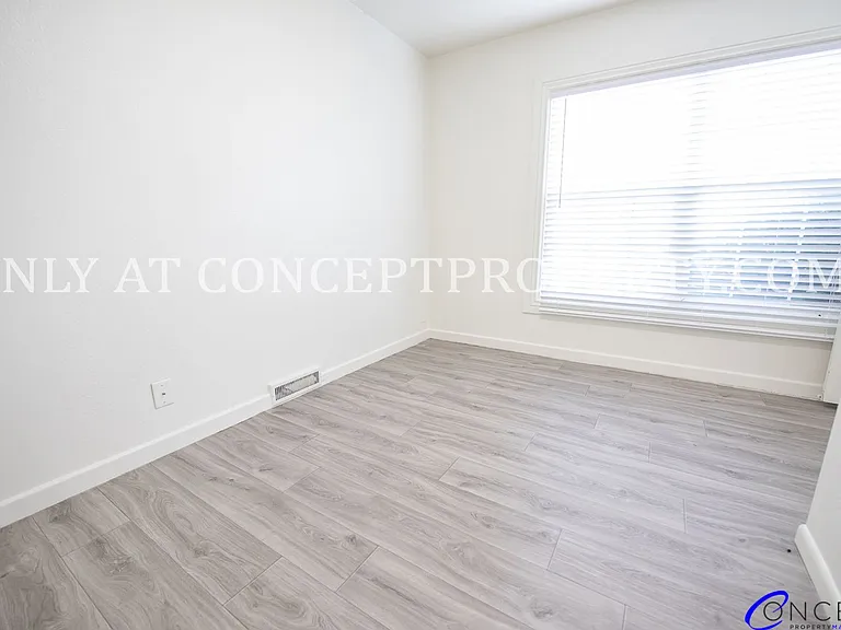 Ponderosa — Photo 184