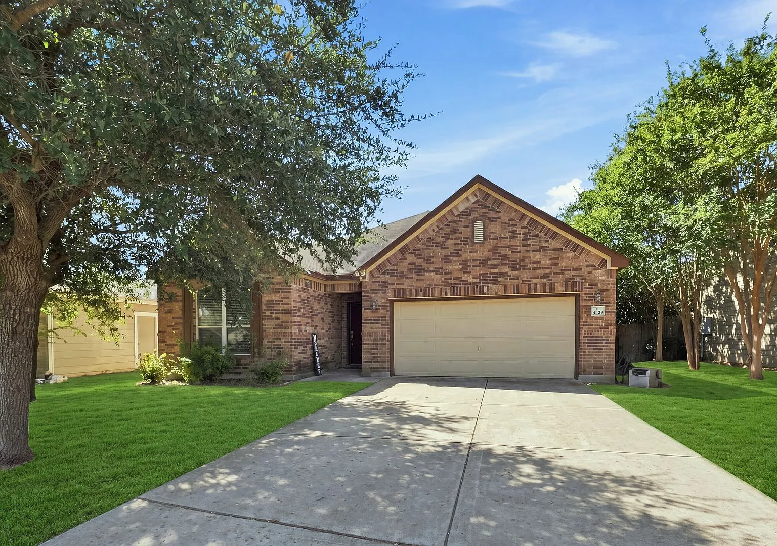Spacious 3BR Home in NEISD with Community Amenities — Photo 4