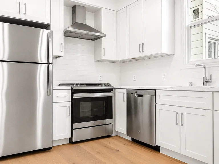 2355 Francisco St #3 — Photo 6