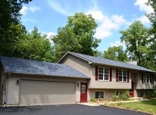 572 E Cardinal Ln, Round Lake Beach, IL 60073