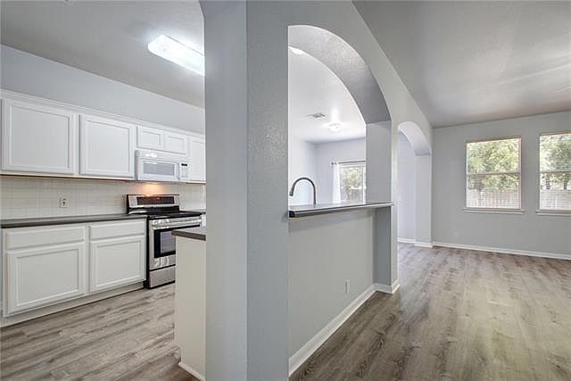 1st image of 302 Whitfield St