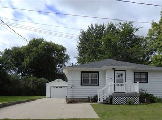203 Madison St, Sumner, IA 50674