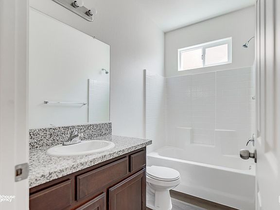 4th image of 809 Durazno Ct