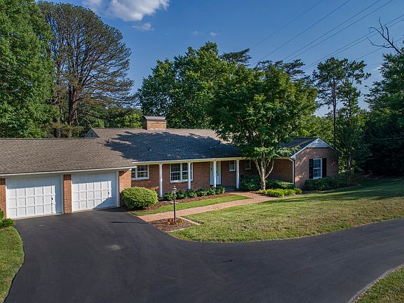 2nd image of 4226 Lake Dr SW