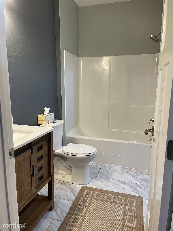 Cozy, Modern, Furnished Studio in Camas — Photo 4
