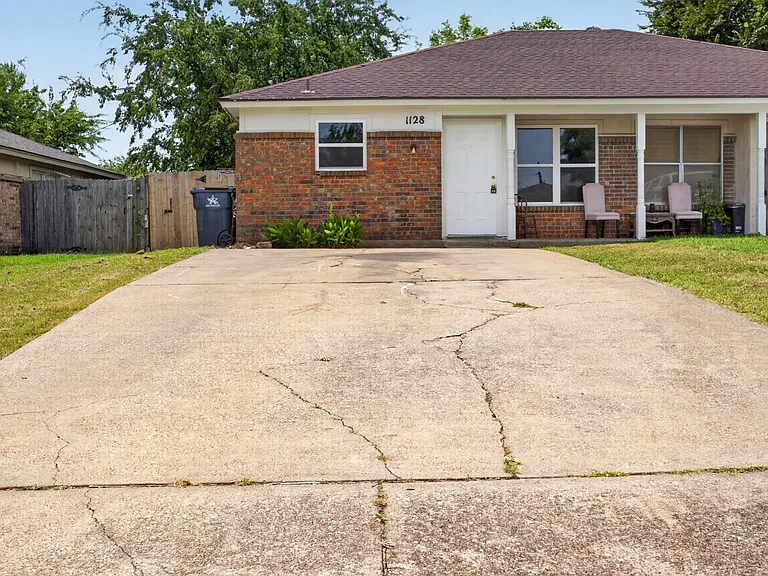 1128 Pleasant Valley Ln #1128 — Photo 1