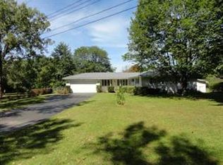 7161 Northledge Dr, Lockport, NY 14094