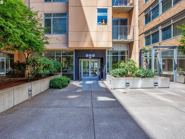 701 Columbia St APT 702, Vancouver, WA 98660