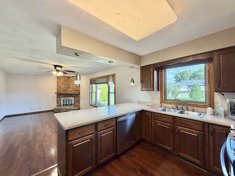 4012 Oldwyck Dr — Photo 4