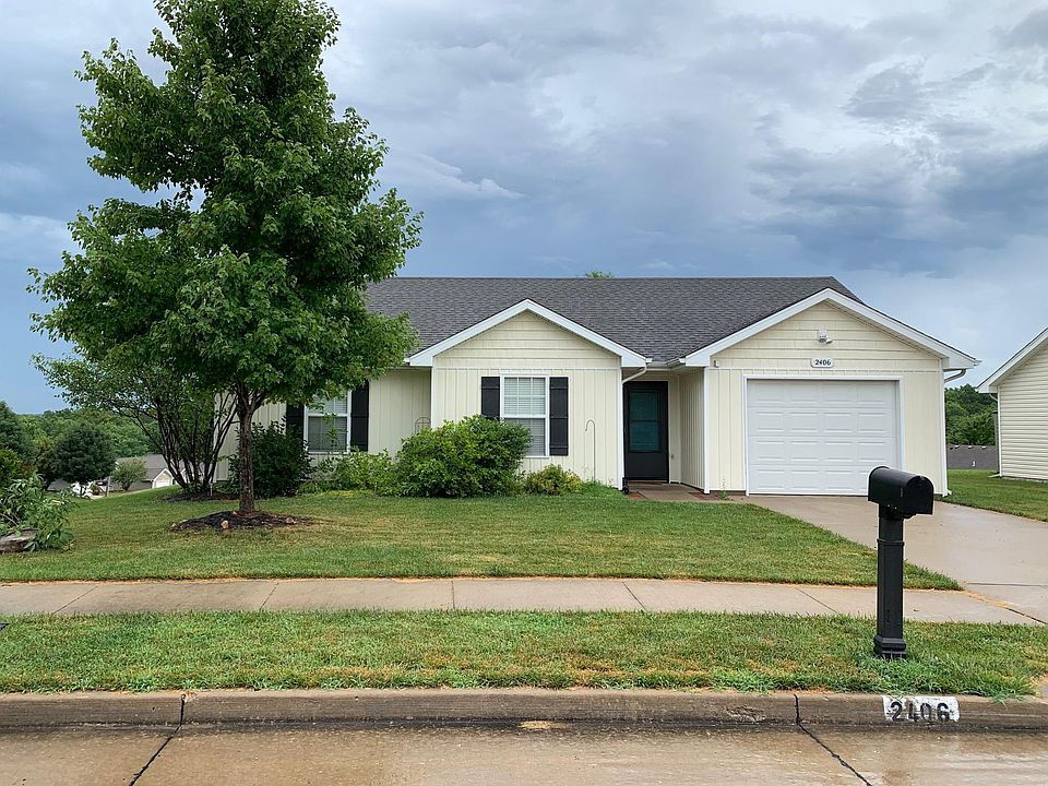 1st image of 2406 Bear Bluff Dr