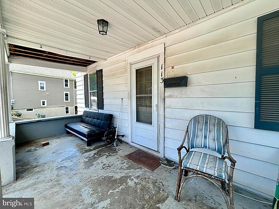 4th image of 113 Fairfax St
