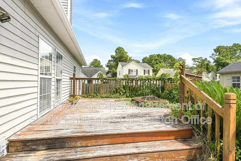 3 bed, 2.0 bath, 1209 sqft, $1,999 — Photo 2