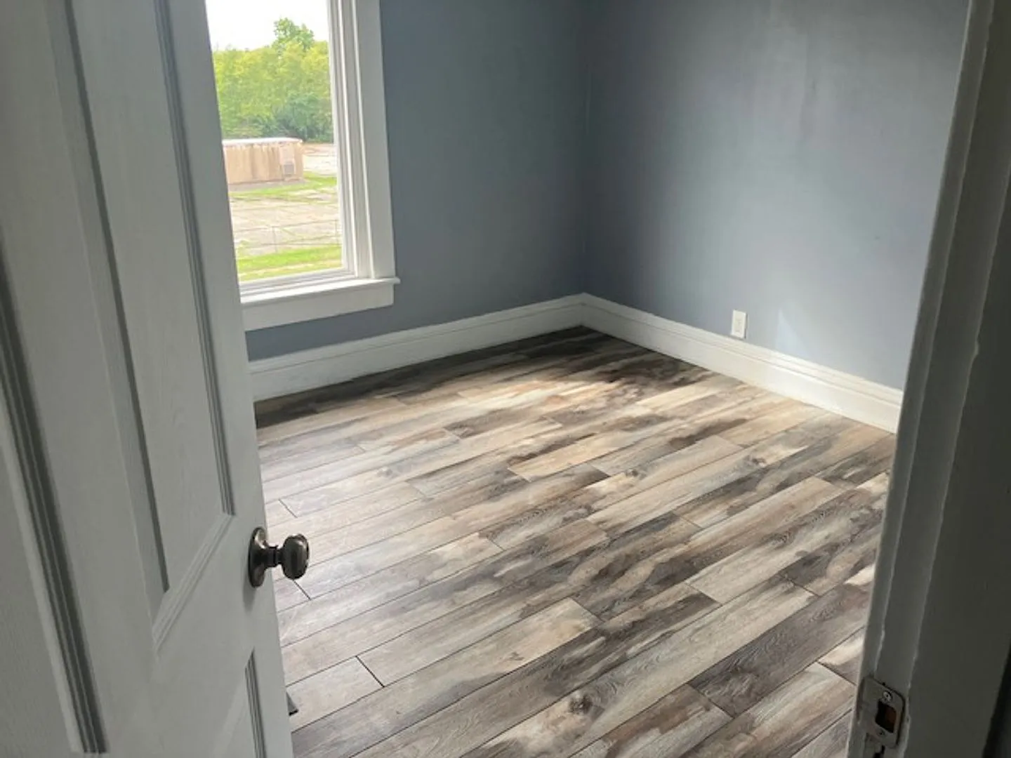 Townhouse on E Market — Photo 4
