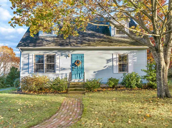 11 Ledgeview Drive, Rochester, NH 03839