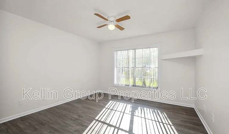 303 Regal Park Dr — Photo 21