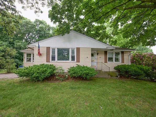 101 S Bowdoin St, Lawrence, MA 01843