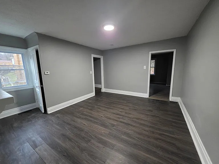 505 Harker St — Photo 5