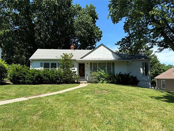 2nd image of 3021 Oakland Ave