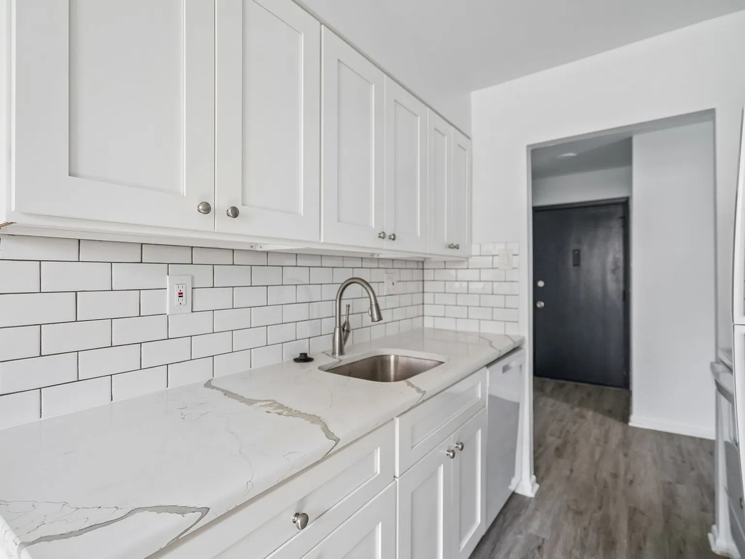 West Avenue Apartments — Photo 3